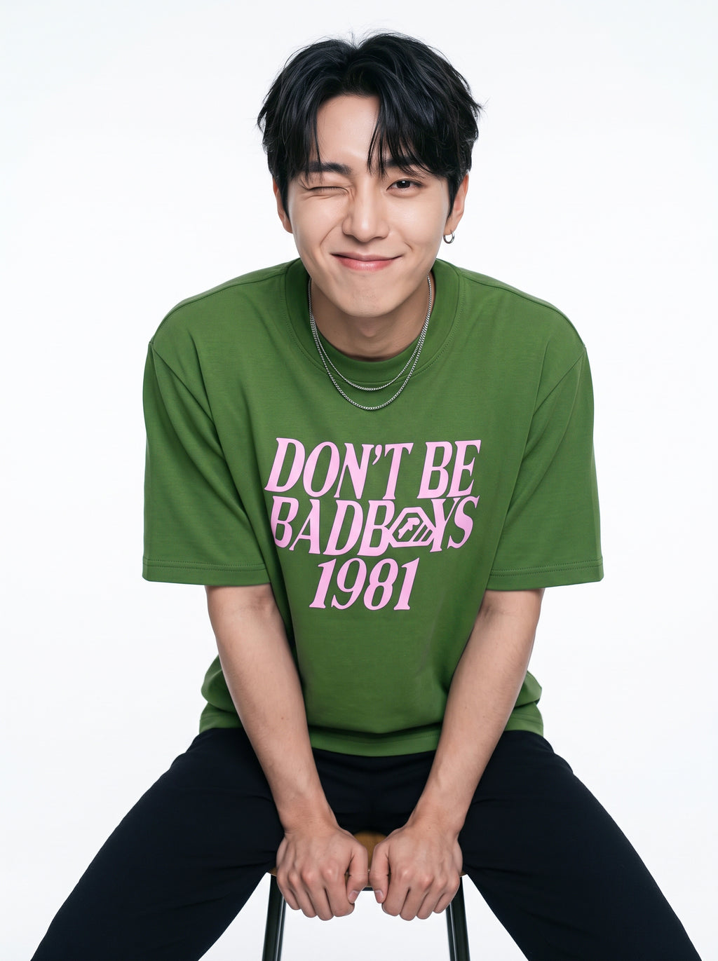 นายแบบสวมเสื้อ GOODBOY